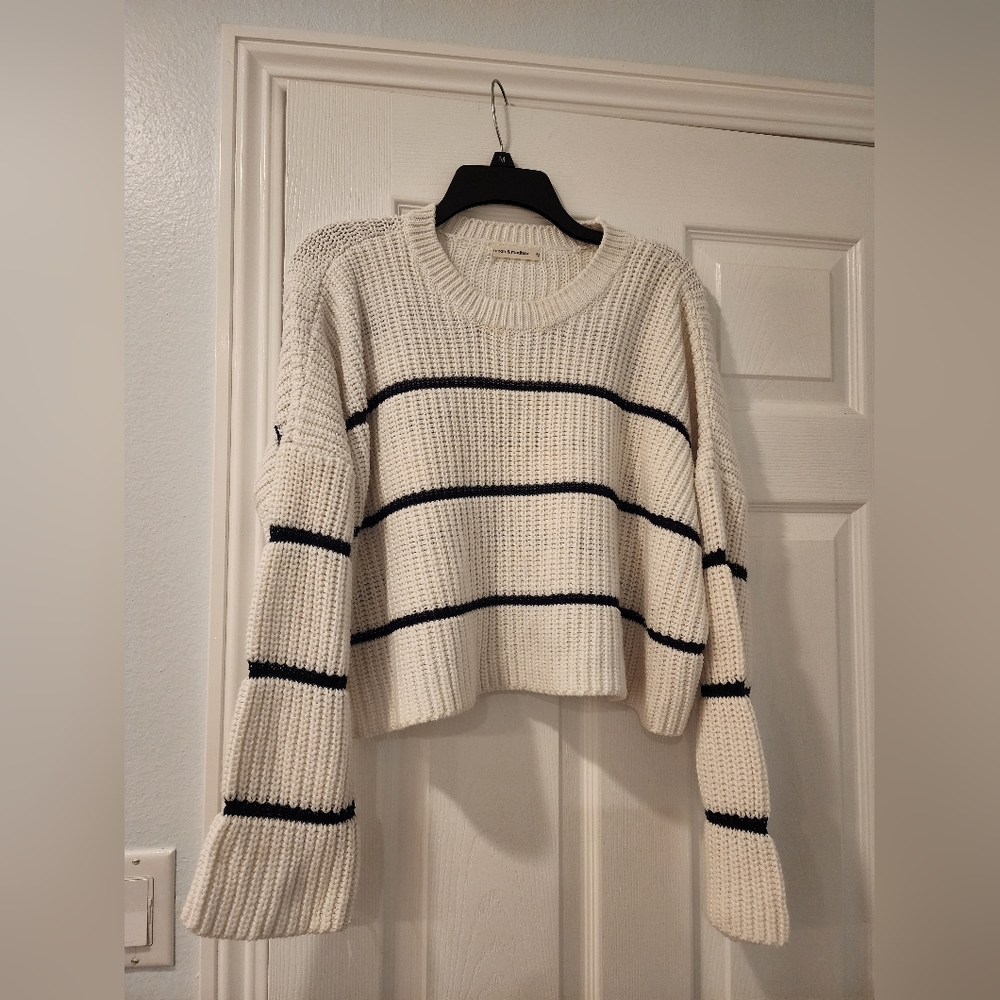 Medium Drop Shoulder Sleeve Striped Sweater